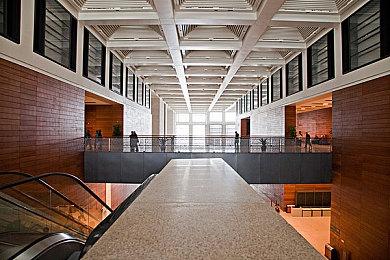 《循环8降神》活用灵视之才系统能拉近角色关系